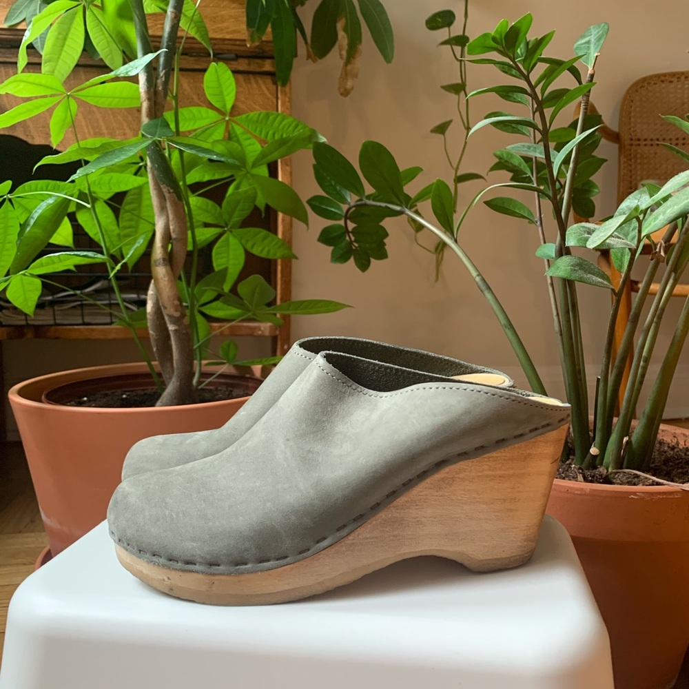 No. 6 New School Clog Wedge